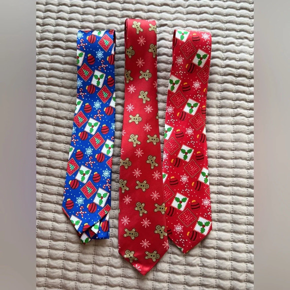Men's Christmas/Holiday Neck Ties Bundle of 3 New 🎅🏻 🎄 - Picture 2 of 3